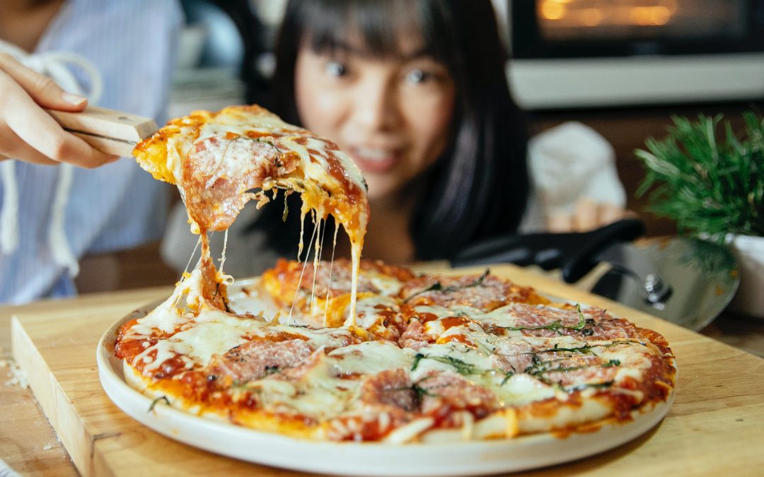 Verschillende kazen voor op de pizza